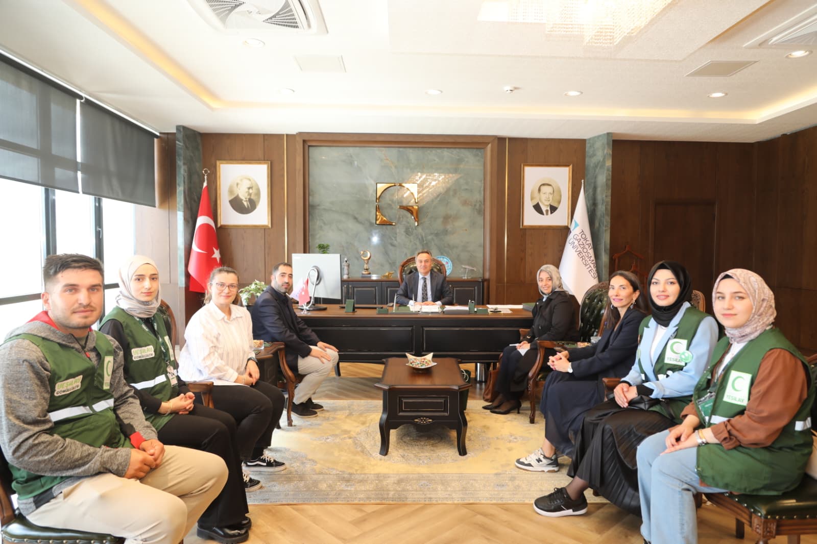 Yeşilay Heyeti Rektörümüz Prof. Dr. Fatih Yılmaz’ı Ziyaret Etti