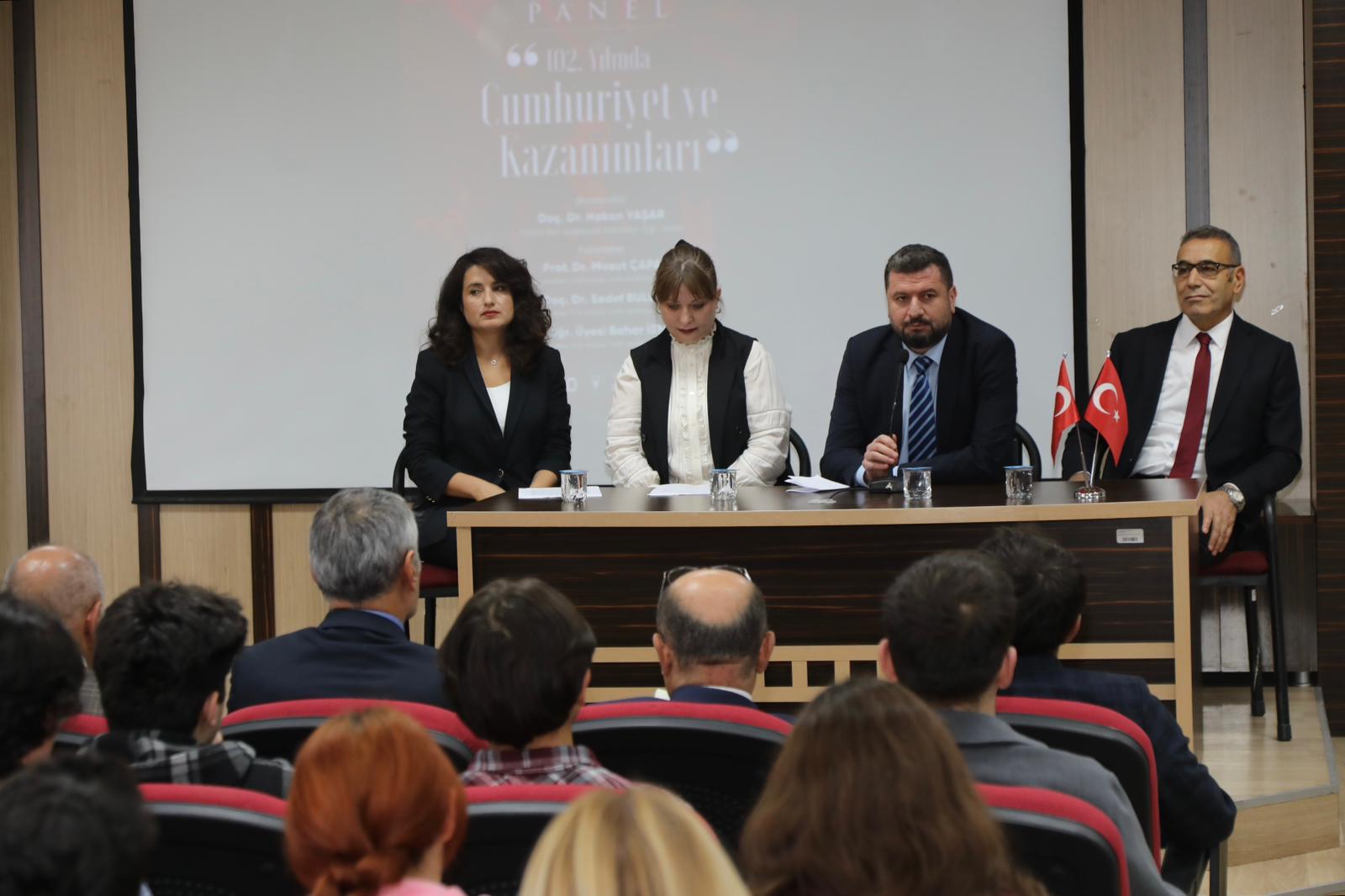 Üniversitemizden “102. Yılında Cumhuriyet ve Kazanımları” Paneli