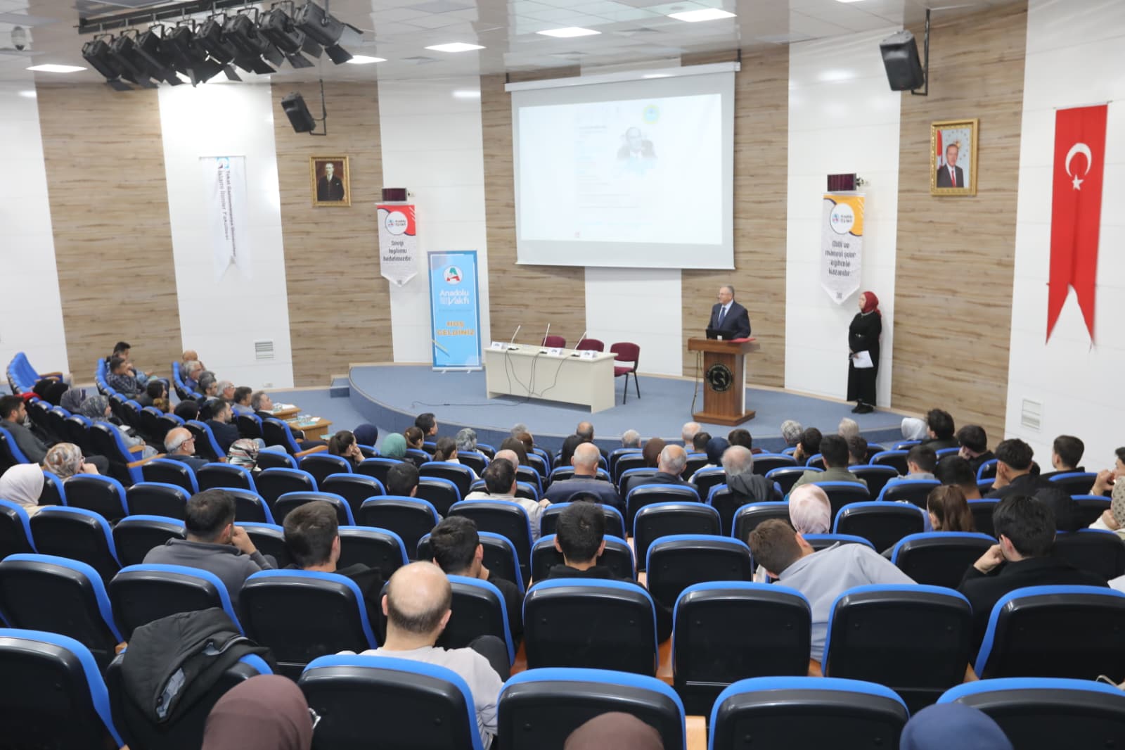 Anadolu Vakfı Heyetinden Rektörümüze Ziyaret ve Aliya İzzetbegoviç Paneli