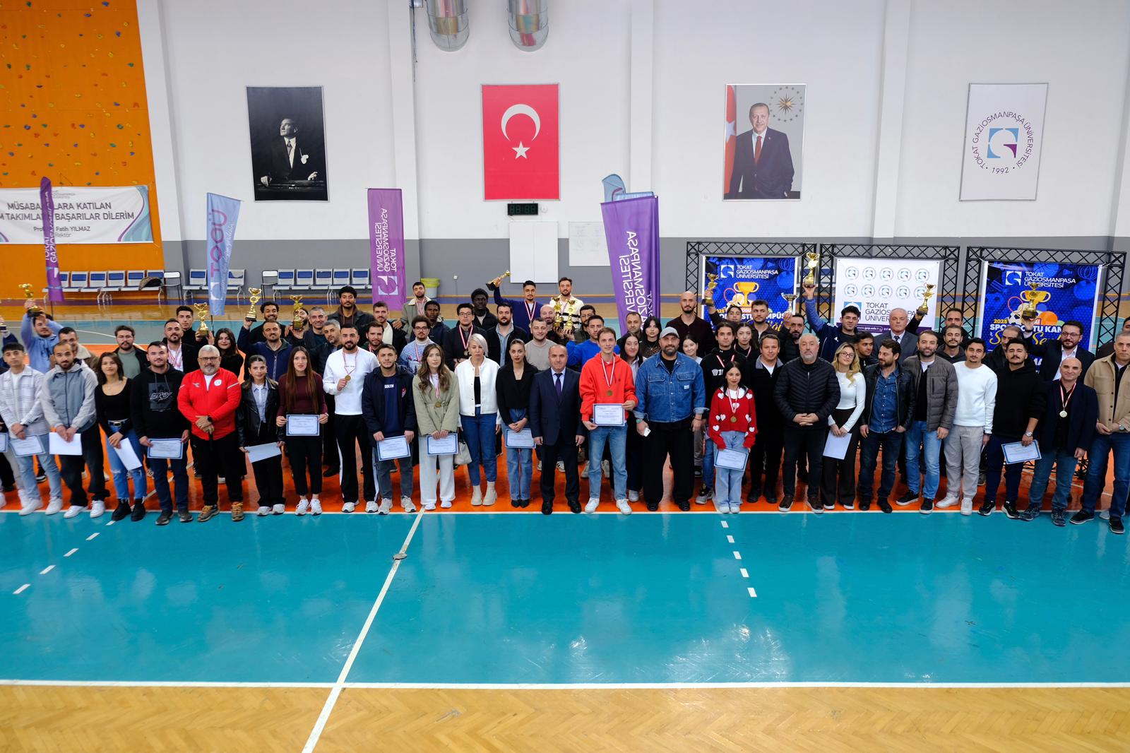 Kampüste Spor Rüzgârı: TOGÜ Spor Şenliği Madalya Töreniyle Tamamlandı