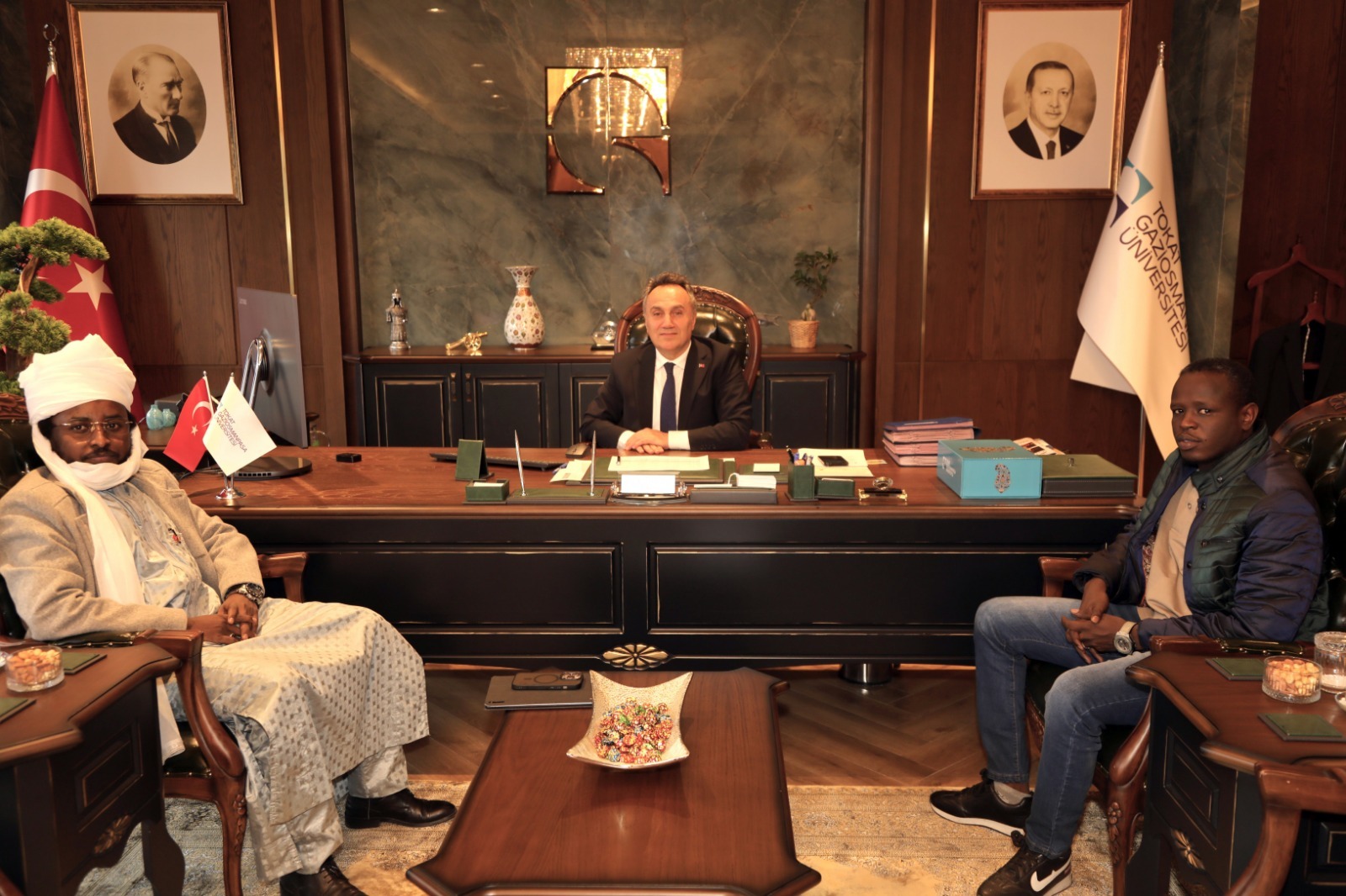 Çad Türkiye Büyükelçiliği Kültür Müsteşarından Rektörümüze Ziyaret