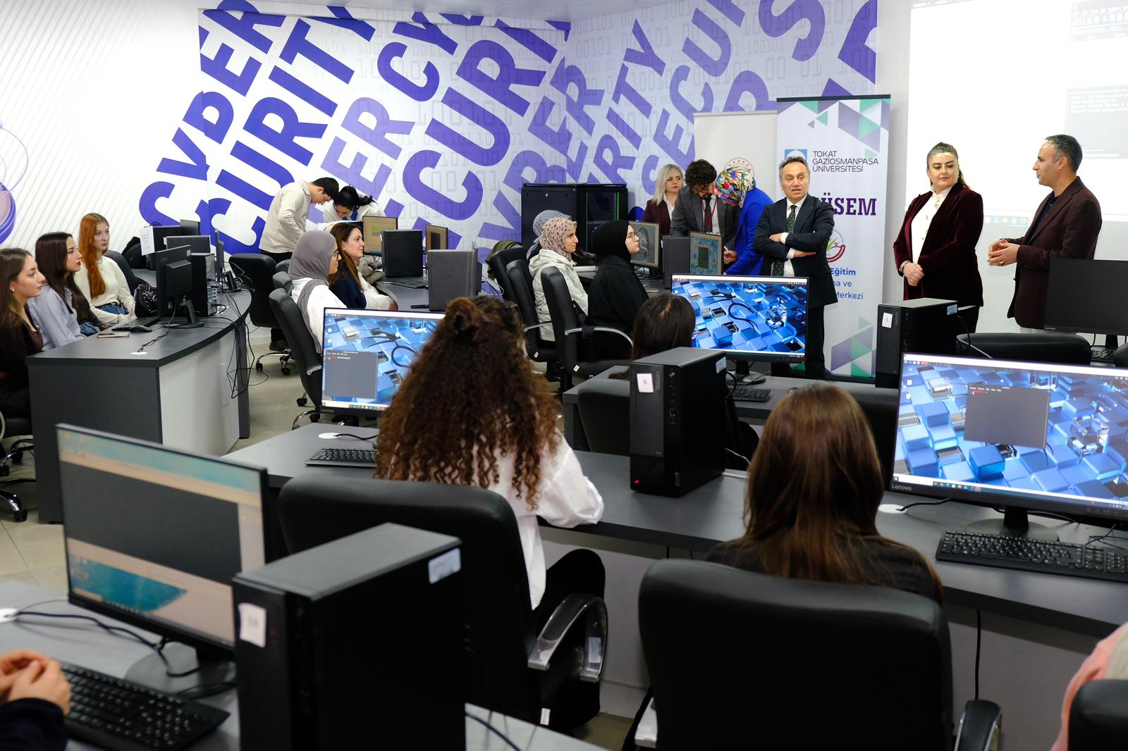 Siber Güvenlik ve Etik Hacker Eğitimi Tamamlandı, Sertifikalar Takdim Edildi