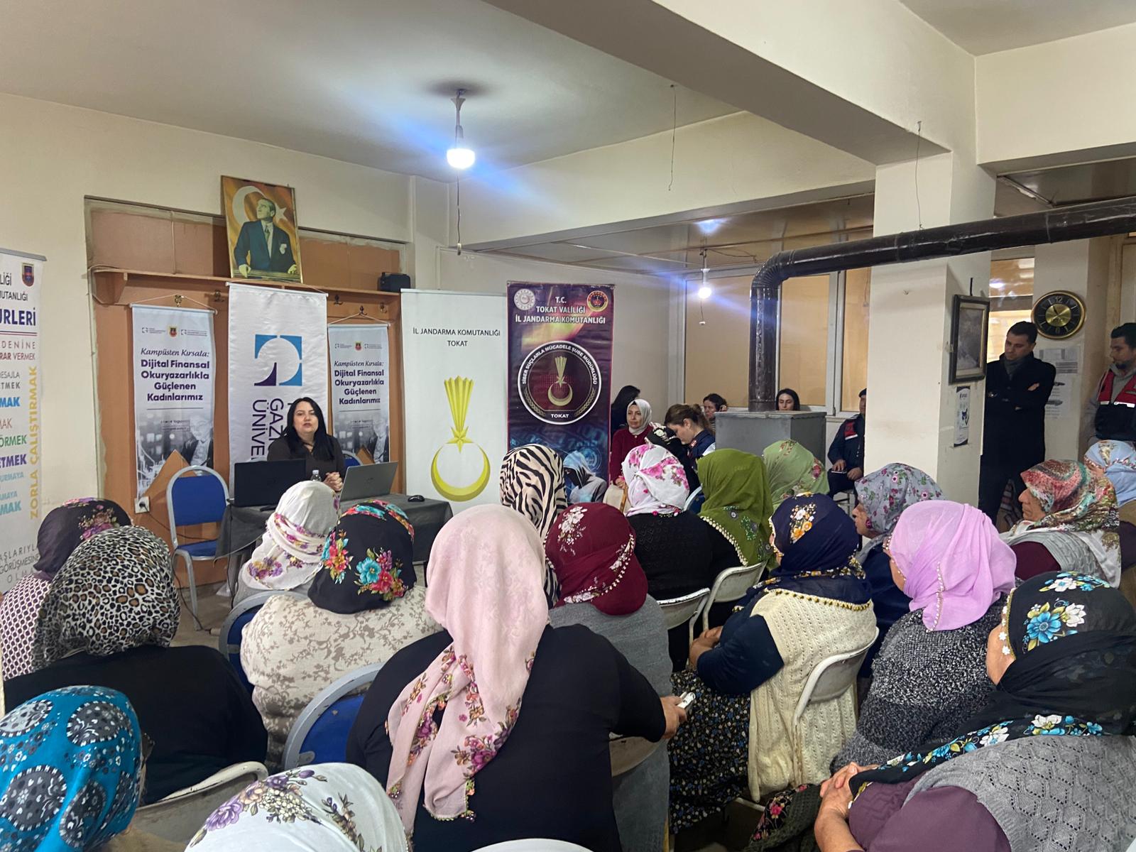 Kampüsten Kırsala: Kadınlara Yönelik Dijital Finansal Okuryazarlık Eğitimi Emirseyit’te Gerçekleştirildi