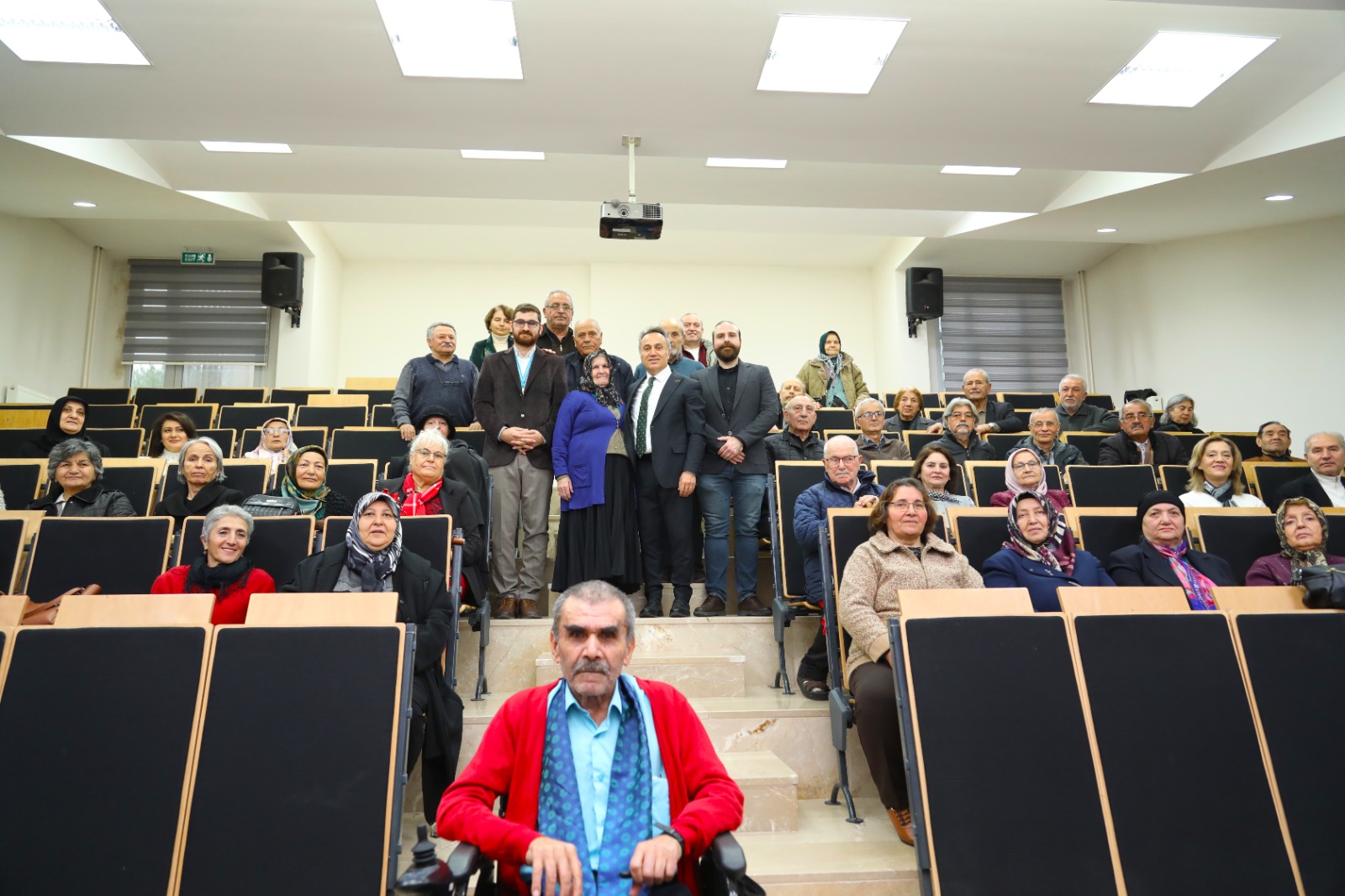 Rektörümüz Prof. Dr. Fatih Yılmaz, 60+ Tazelenme Üniversitesi Öğrencileriyle Buluştu