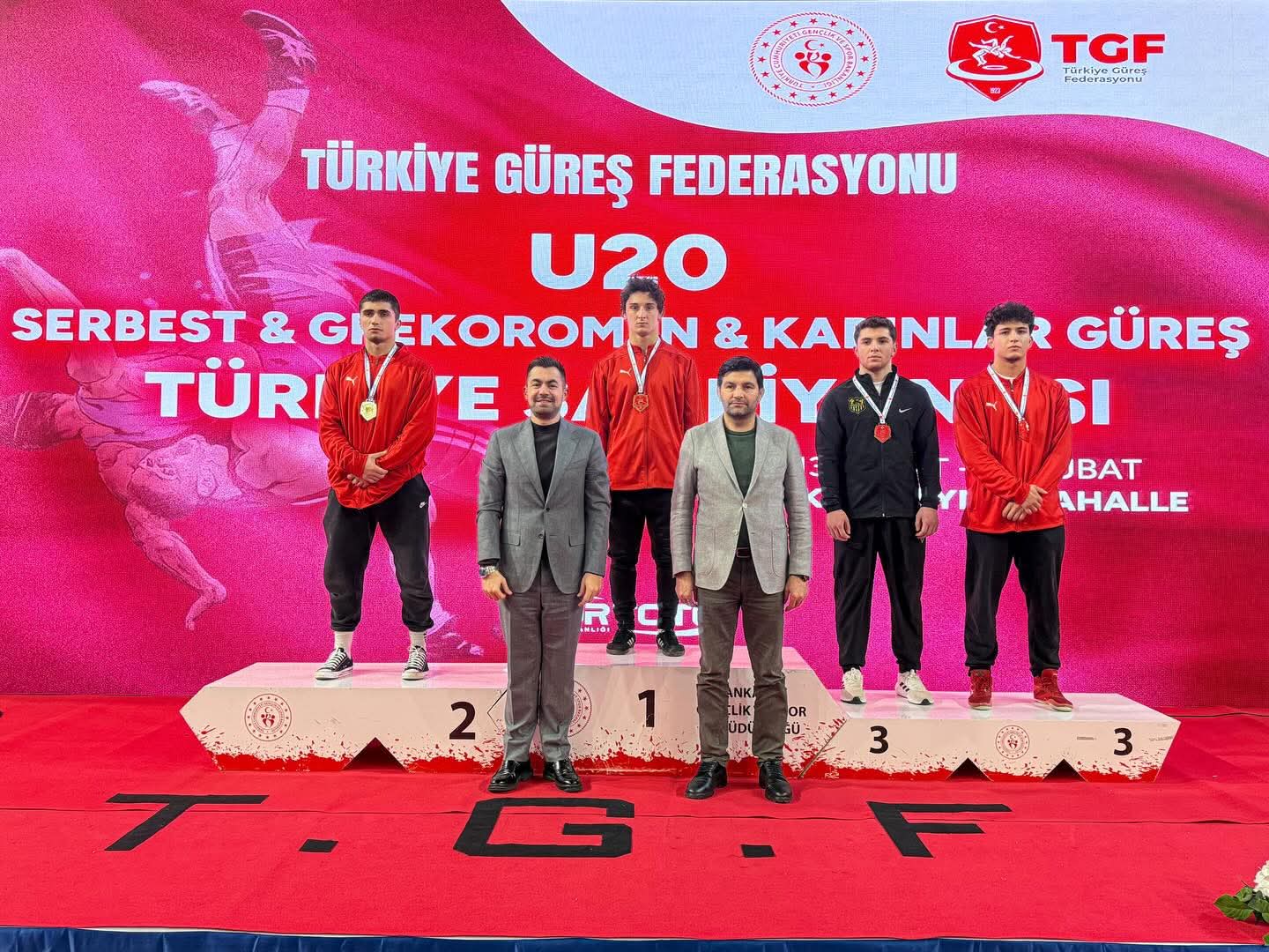 Üniversitemiz Sporcuları Türkiye Arenasında Zirveye Çıktı
