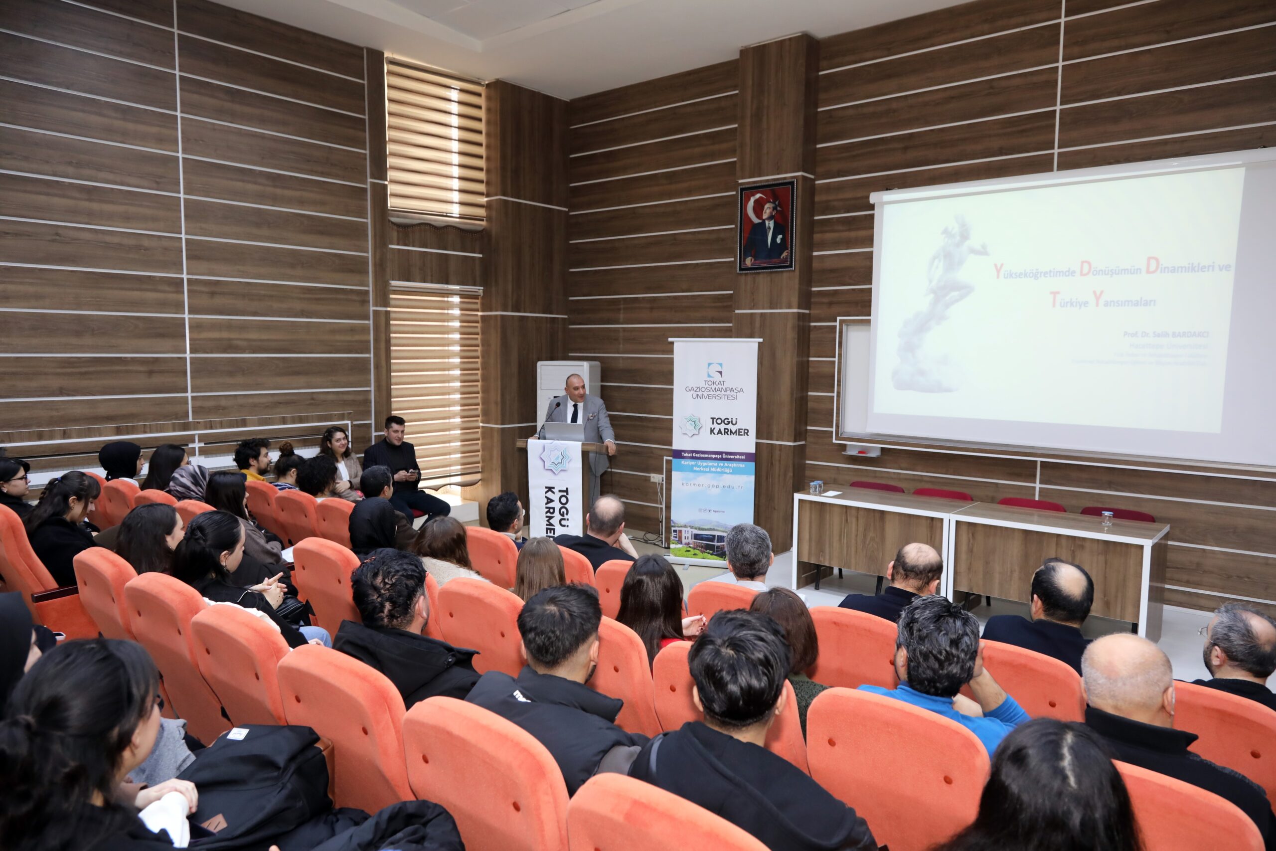 Dijitalleşmeden Kariyer Planlamasına: Üniversitemizden Yükseköğretimde Dönüşüm Konferansı