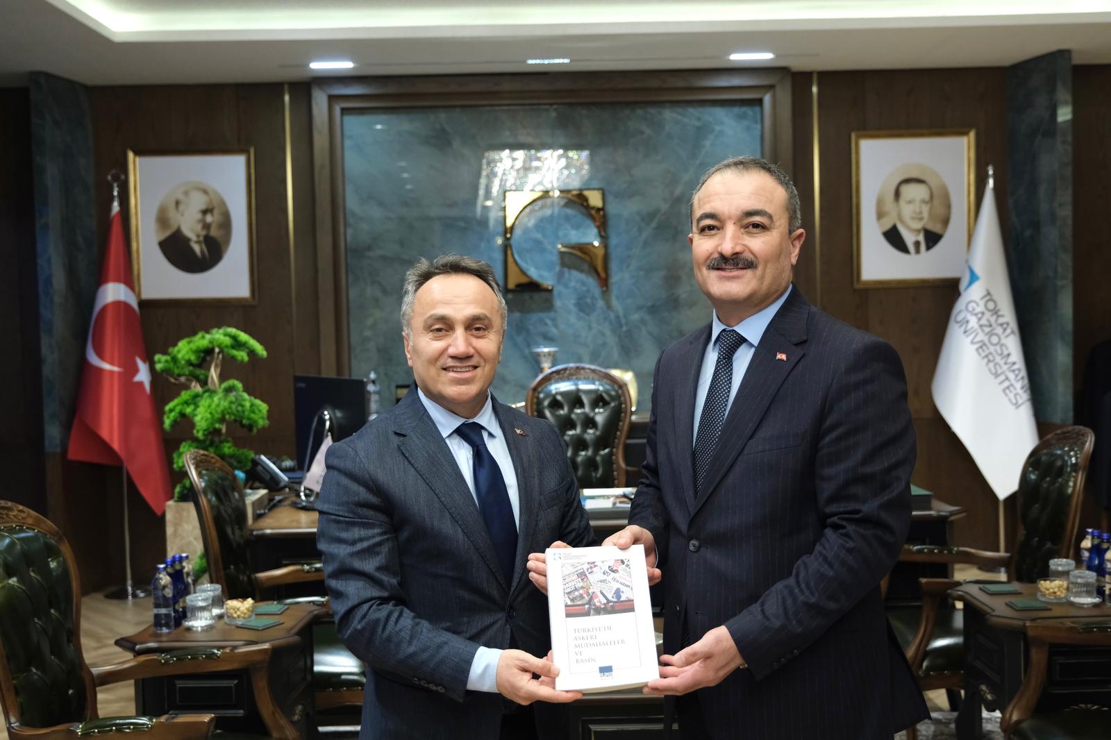 Hitit Üniversitesi Rektöründen Rektörümüze Ziyaret