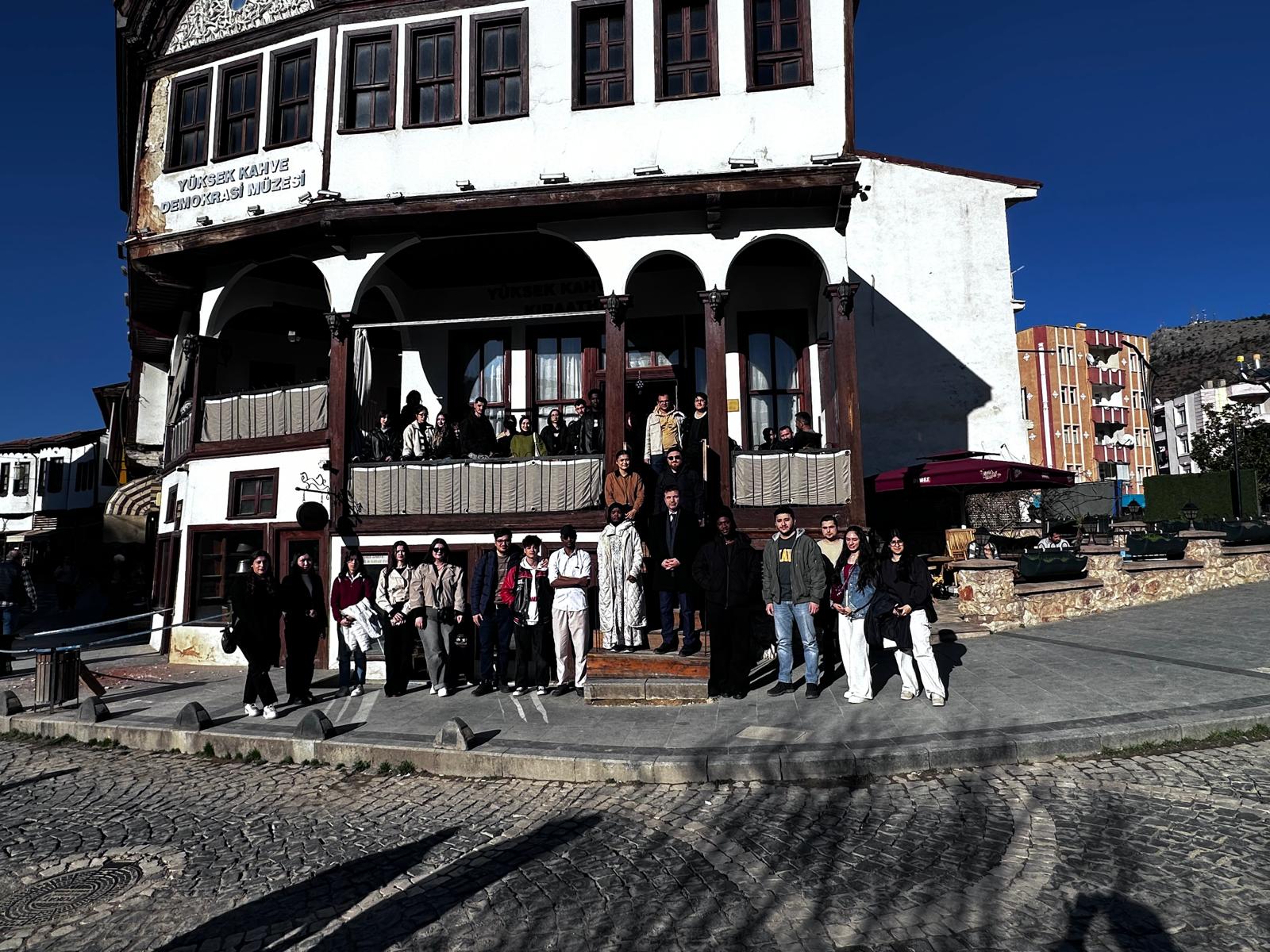 Seçmeli Ders Kapsamında Kültür Gezisi: Öğrencilerimizden Tarihi Mekanlara Ziyaret