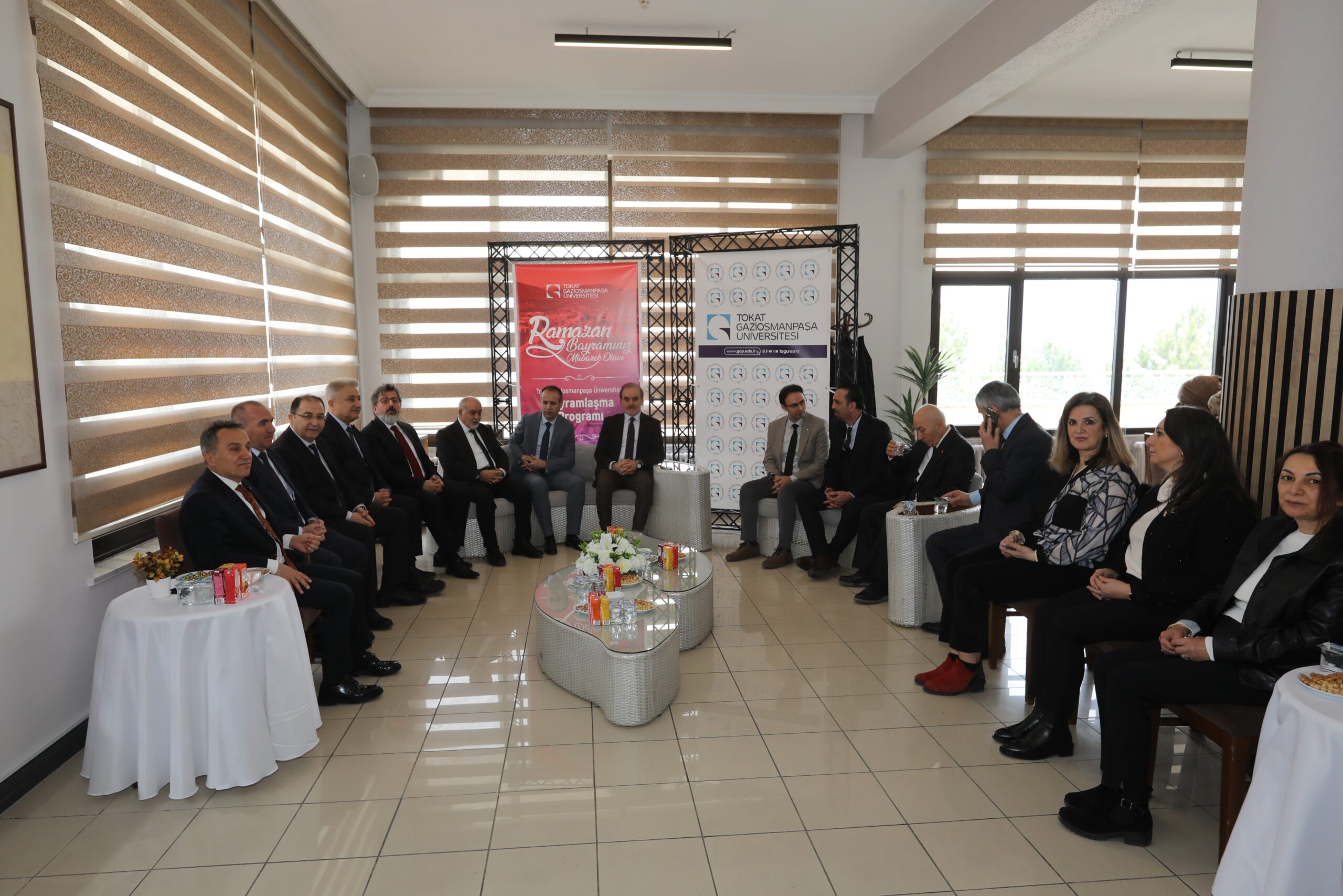 TOGÜ’de Bayramlaşma Geleneği: Rektörümüz, Bayramlaşma Programında TOGÜ Ailesiyle Bir Araya Geldi