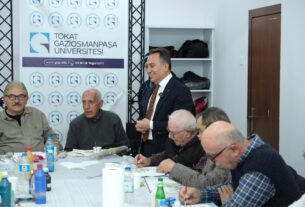 Yaşlılara Saygı Haftası’nda Tazelenme Üniversitesi Öğrencilerinden Sanat ve Müzik Dolu Buluşma