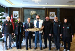 Geleneksel Okçulardan Rektörümüze Ziyaret