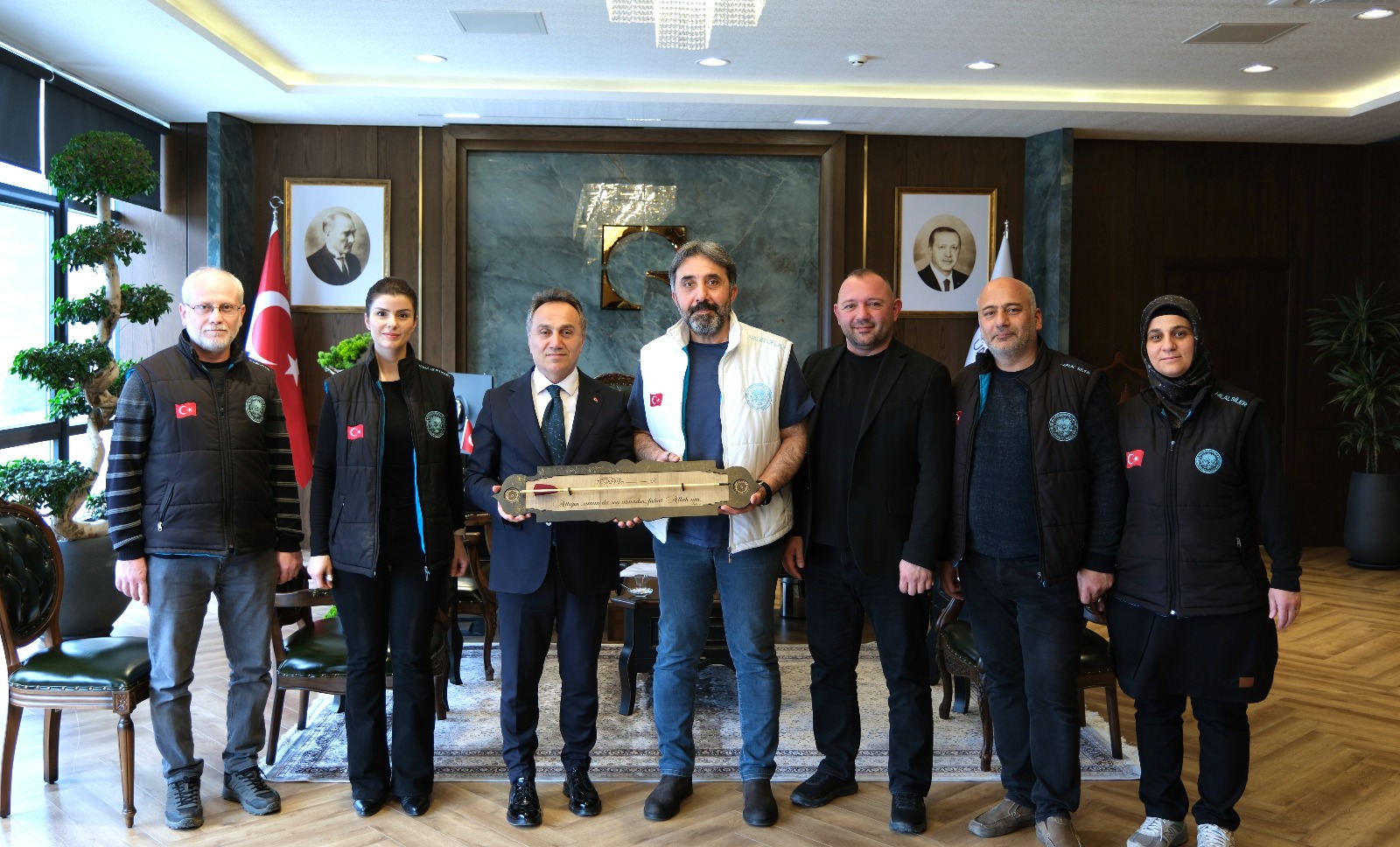 Geleneksel Okçulardan Rektörümüze Ziyaret