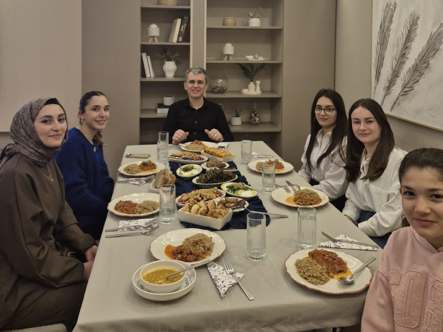 Ramazan’da Gönül Sofraları Kuruldu: Öğretim Üyelerimiz Öğrencileriyle İftarda Buluştu