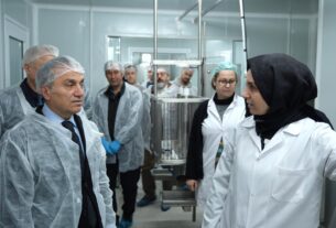 Modern Süt İşleme Tesisi Hizmete Hazırlanıyor: Rektörümüz Süt İşleme Tesisinde İncelemelerde Bulundu