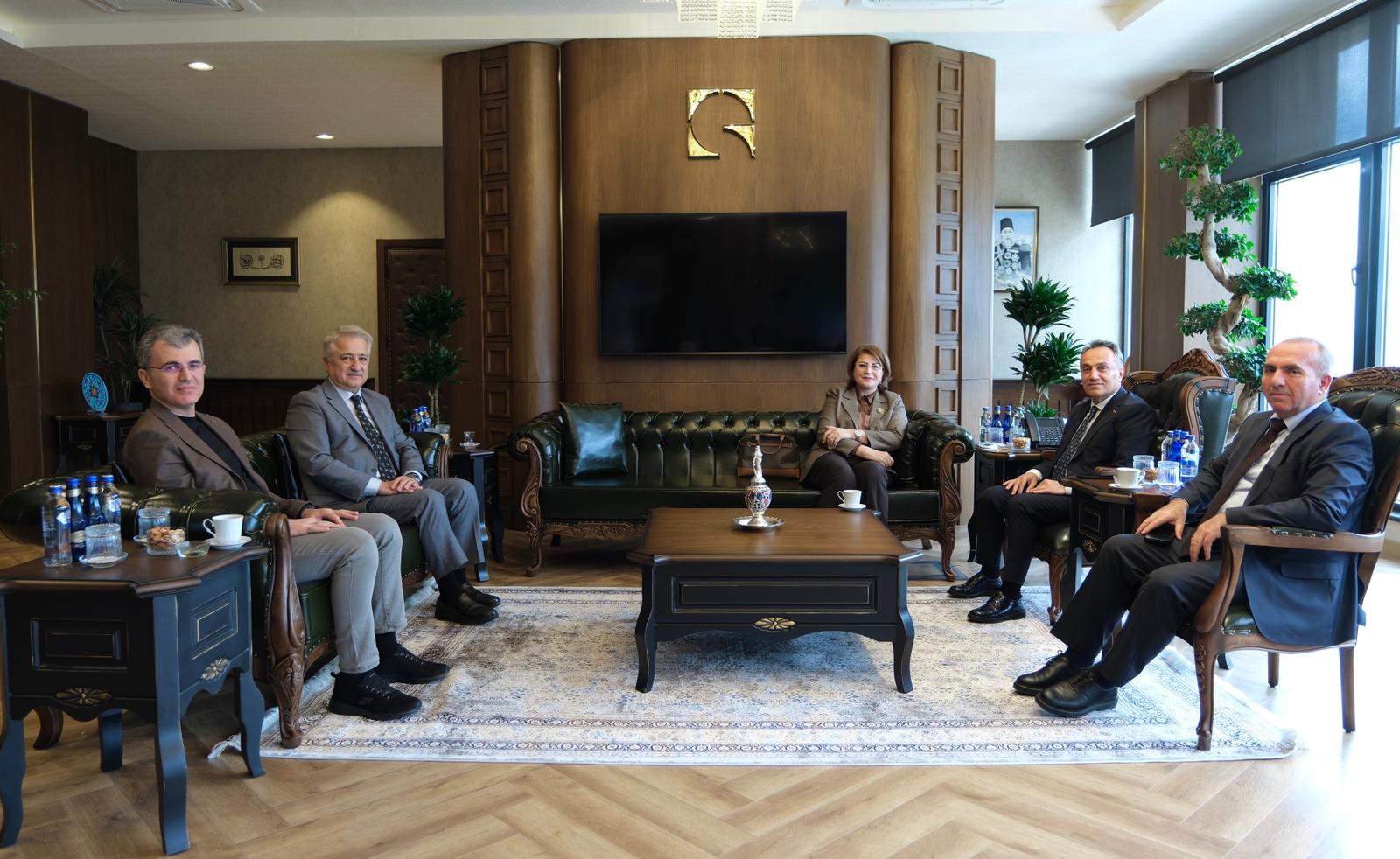 Azerbaycan Cumhuriyeti Büyükelçiliği Eğitim Müşaviri Doç. Dr. Necibe Nesibova’dan Rektörümüze Ziyaret