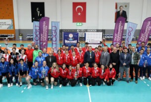 ÜNİLİG Salon Futbolu Grup Müsabakaları Tamamlandı: Şampiyon Üniversitemiz!