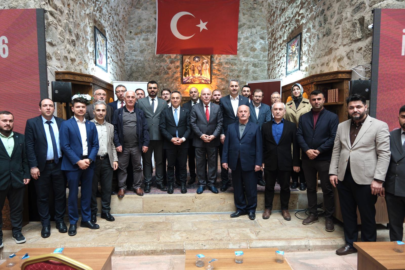 Tokat’ta Gençlik Buluşması: Mehmet Sekmen İhtisas Akademi’de Öğrencilerle Bir Araya Geldi