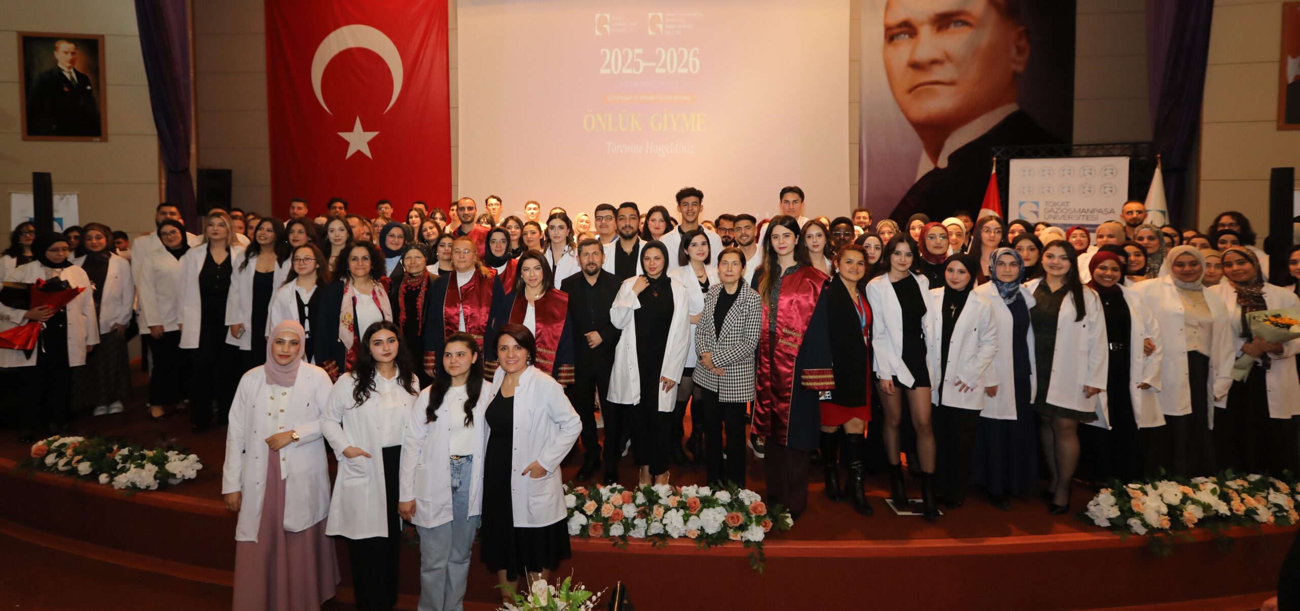 Fizyoterapi ve Rehabilitasyon Öğrencileri Beyaz Önlüklerini Giydi