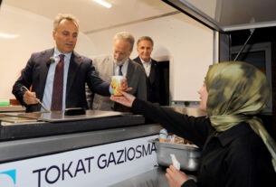 Rektör Yılmaz’dan Sınav Haftasında Anlamlı Destek: Öğrencilere Sıcak Çorba İkramı