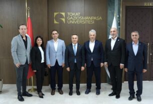 Türkiye Halk Oyunları Federasyonu’ndan Rektörümüze Ziyaret