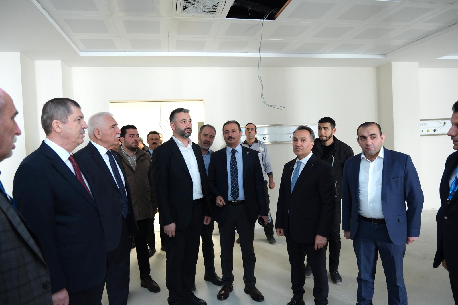 Tokat Protokolünden Üniversite Hastanesine Yakın Takip: Yeni Acil Binası Yükseliyor