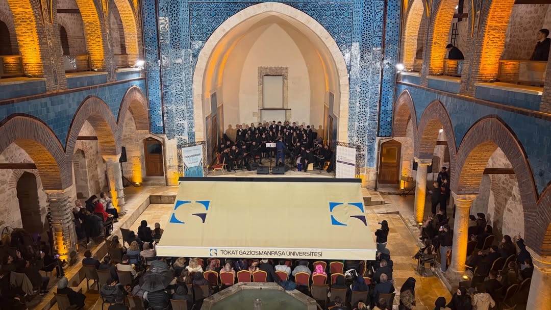 TOGÜ Gökmedrese’de Ezgiler Yankılandı: Üniversitemiz Korosundan Türk Halk Müziği Konseri    