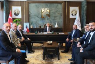 Evrensel Hafızlar Derneği Tokat Şubesinden Rektörümüz Prof. Dr. Fatih Yılmaz’a Ziyaret