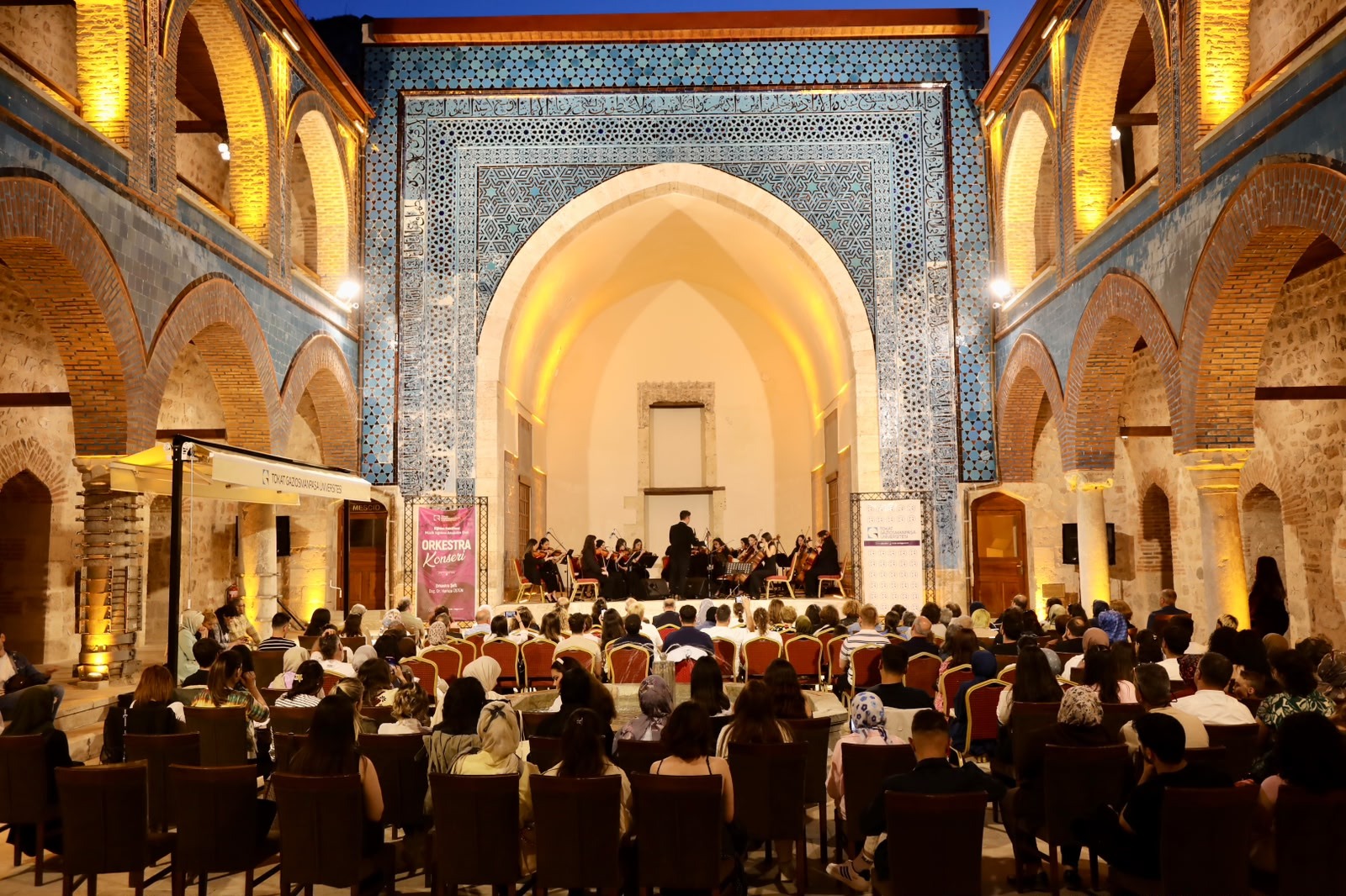 Tarihi Mekanda Müzik Ziyafeti: TOGÜ Orkestrasından Muhteşem Konser