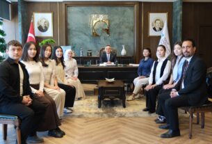Çifte Diploma Programı Öğrencilerinden Rektörümüze Ziyaret