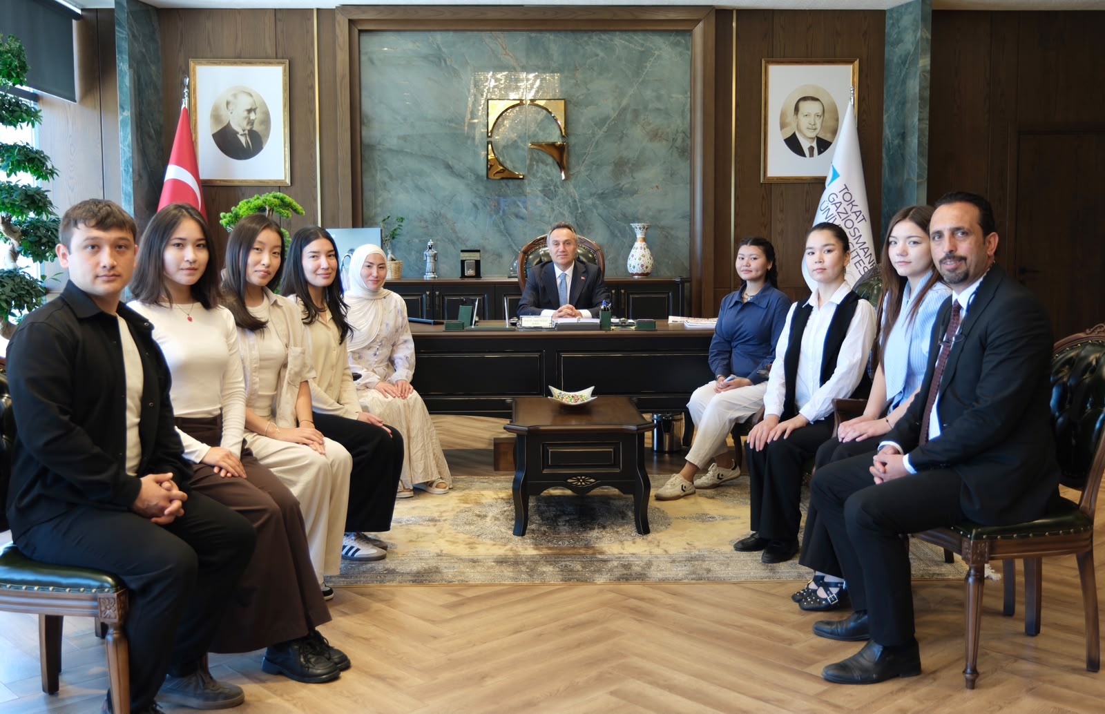 Çifte Diploma Programı Öğrencilerinden Rektörümüze Ziyaret