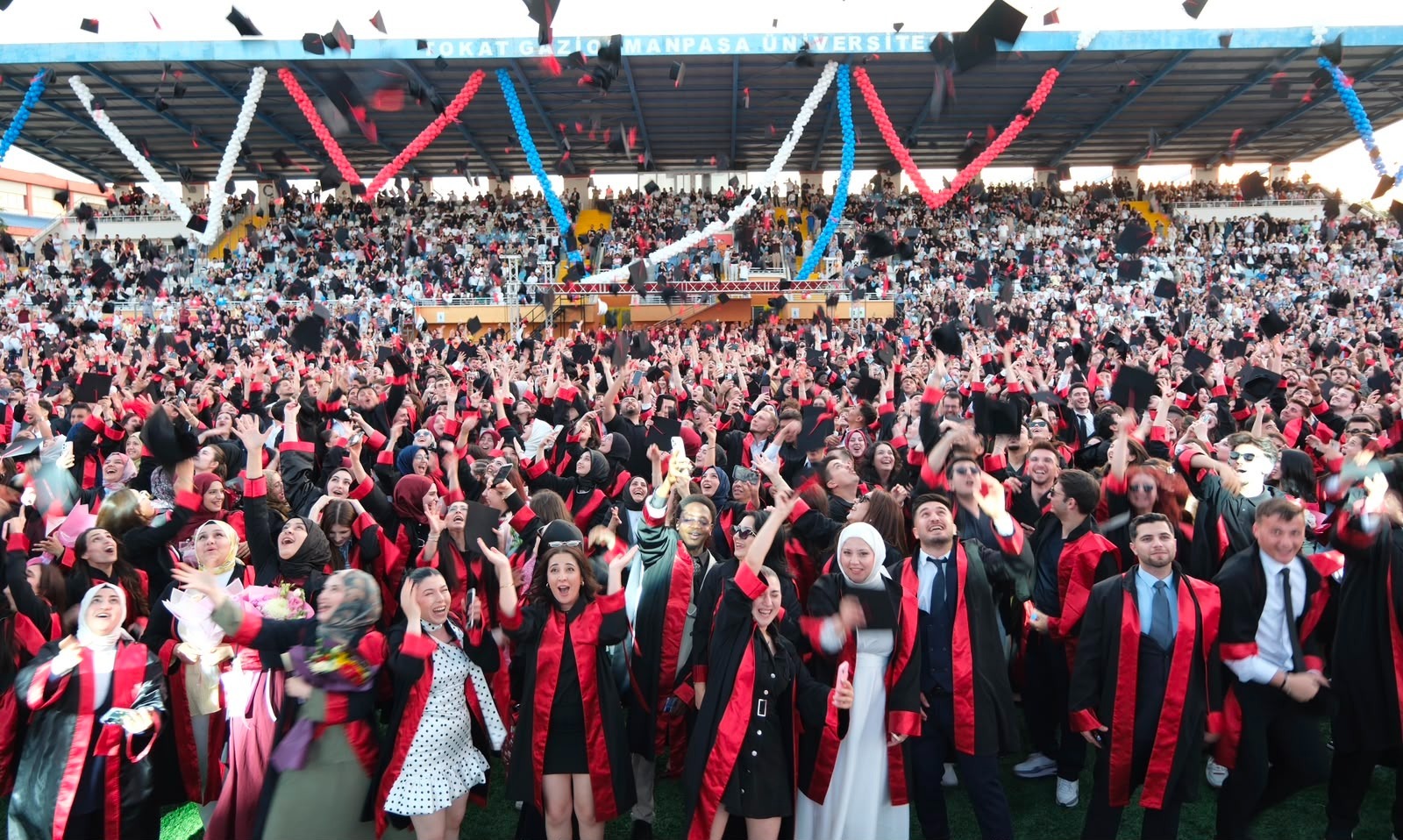 Başarılarla Büyüyen TOGÜ’de Mezuniyet Sevinci: 2026 Mezunları Geleceğe Uğurlandı