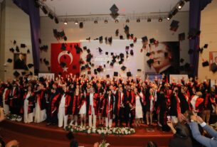 TOGÜ Tıp Fakültesi 13. Dönem Mezunlarını Hekimliğe Uğurladı