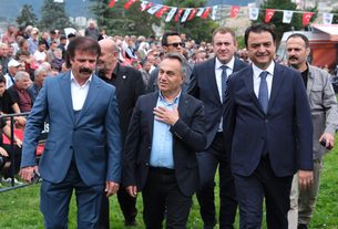 Rektörümüz Prof. Dr. Fatih Yılmaz, Yağlı Pehlivan Güreşleri’ni İzledi