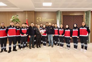 Sivil Savunma ve İtfaiyecilik Programı Öğrencilerinden Rektörümüze Ziyaret