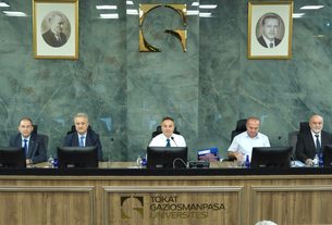 Rektörümüz Yönetim Kurulu Toplantısında Dekanlarla Bir Araya Geldi