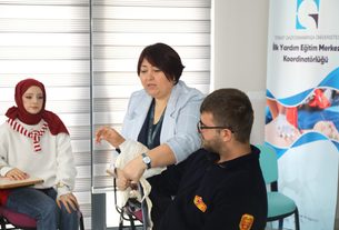 Üniversitemizde Öğrenci ve Personelimize İlkyardım Eğitimi Verildi