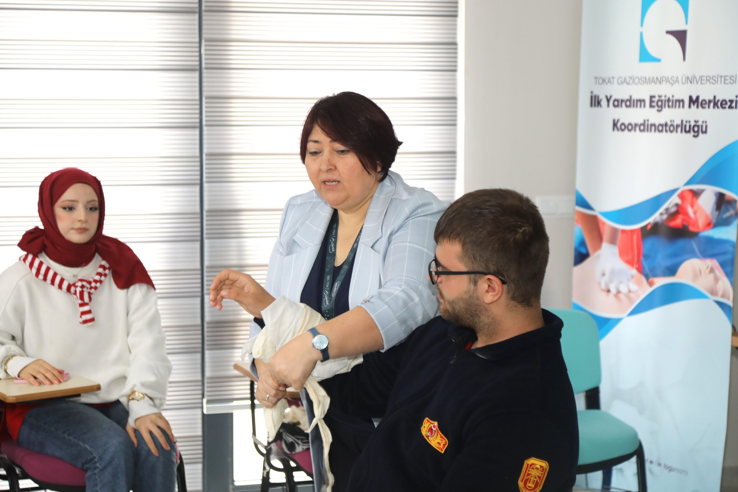 Üniversitemizde Öğrenci ve Personelimize İlkyardım Eğitimi Verildi