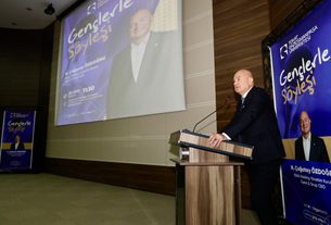 ESAS Holding CEO’su H. Çağatay Özdoğru, TOGÜ’de Gençlerle Başarı ve Kariyer Deneyimlerini Paylaştı