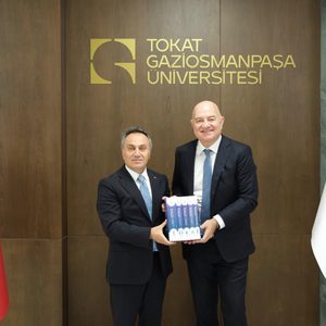 ESAS Holding CEO’su Özdoğru ve Eski Bakan Yardımcısı Dr. Büyükkaya’dan Rektörümüze Ziyaret
